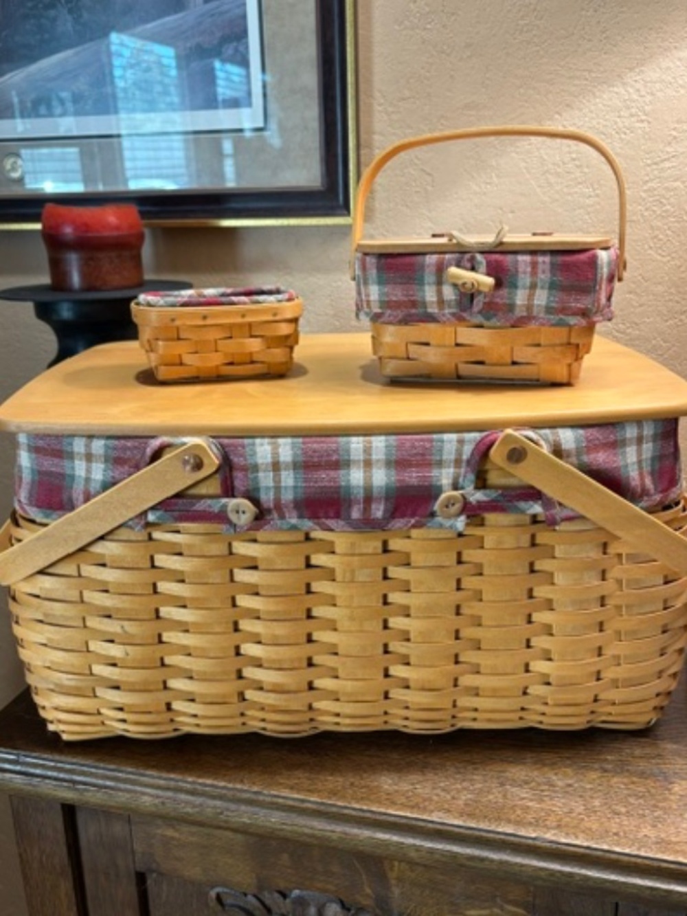 Longaberger  2002 LARGE Basket w/lid and (2) addition small baskets